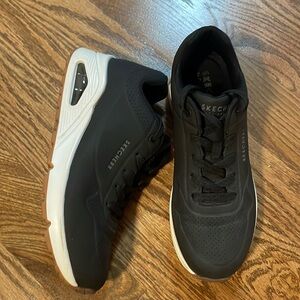 Skechers Uno